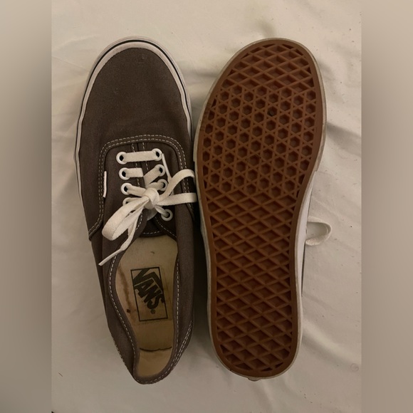 Vans - Picture 2 of 3